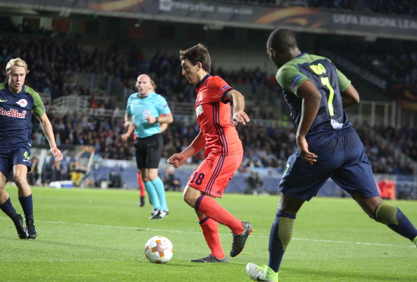 El partido entre la Real Sociedad y el Salzburgo en Anoeta, en imágenes