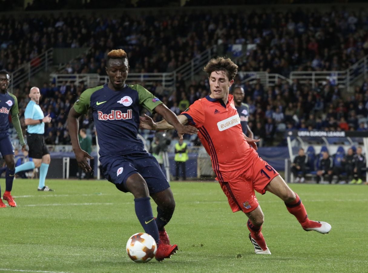 El partido entre la Real Sociedad y el Salzburgo en Anoeta, en imágenes