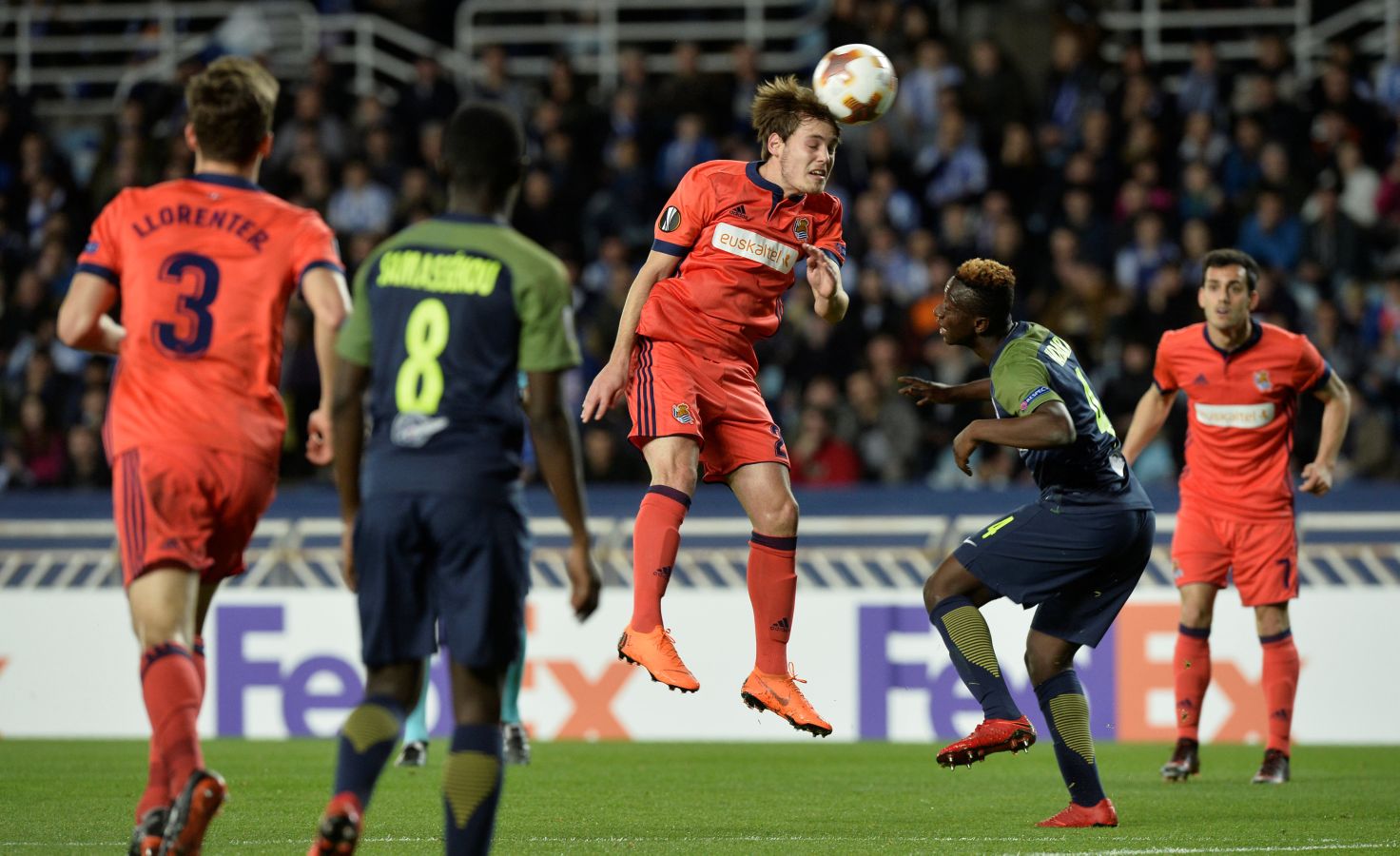 El partido entre la Real Sociedad y el Salzburgo en Anoeta, en imágenes