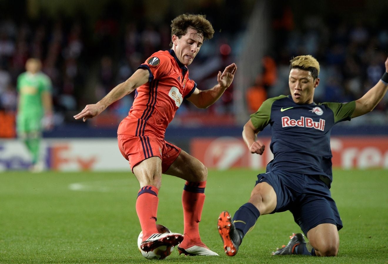 El partido entre la Real Sociedad y el Salzburgo en Anoeta, en imágenes