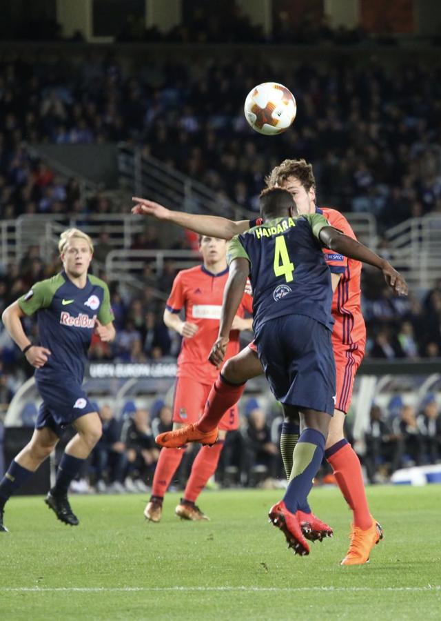 El partido entre la Real Sociedad y el Salzburgo en Anoeta, en imágenes