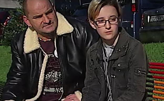 Ekai Lersundi, con su padre, apareció a finales de noviembre en un informativo de La Sexta para dar su testimonio. 