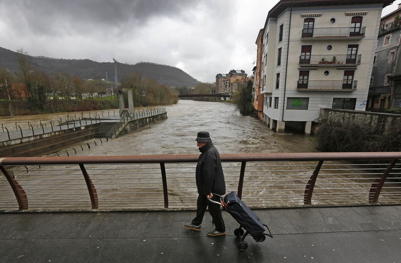 Inundaciones puntuales de los ríos guipuzcoanos tras las intensas lluvias de los últimos días. 