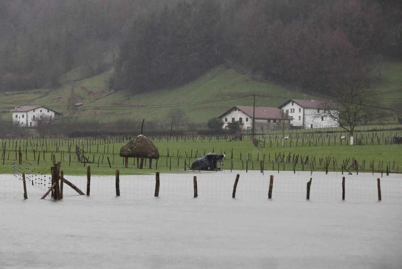 Inundaciones puntuales de los ríos guipuzcoanos tras las intensas lluvias de los últimos días. 