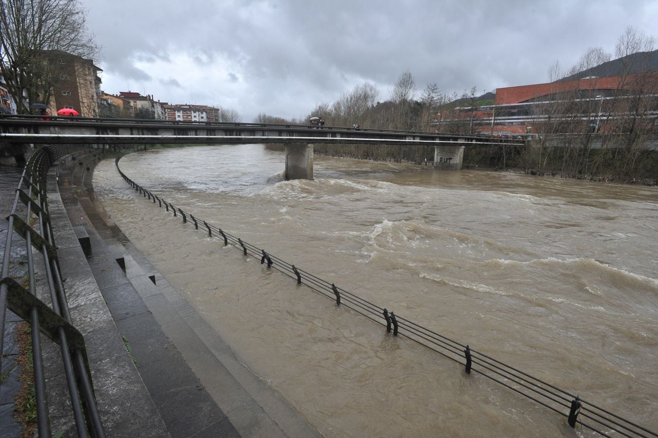 Inundaciones puntuales de los ríos guipuzcoanos tras las intensas lluvias de los últimos días. 