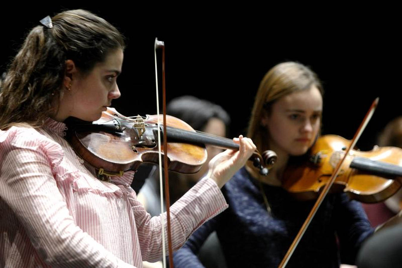 Fotos: Presentación del concierto solidario de Tecnun en Musikene