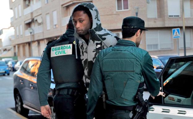 Semedo, trasladado por la Guardia Civil. 