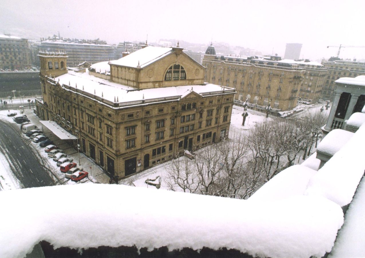 A primeras horas de la mañana del 20 de febrero de 1996 la nieve comenzó a caer sobre San Sebastián. Todo empeoró al día siguiente