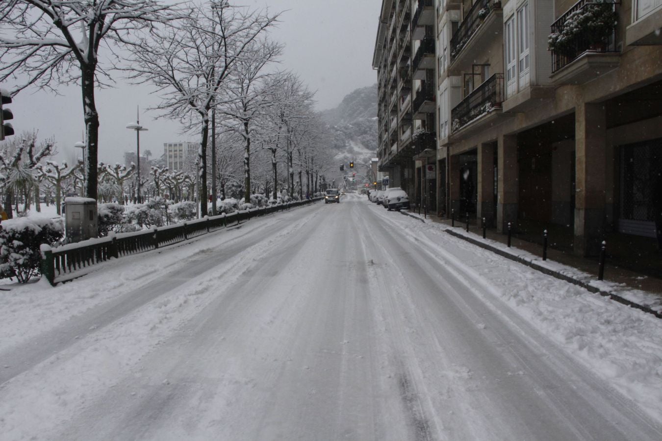 Fotos: Deba amanece nevada