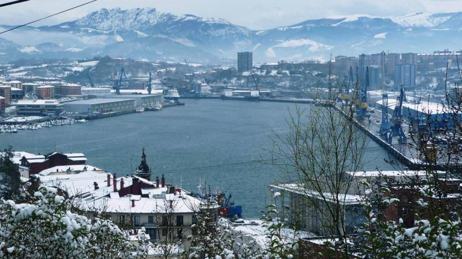 La nieve ha dejado bonitas estampas de Pasaia