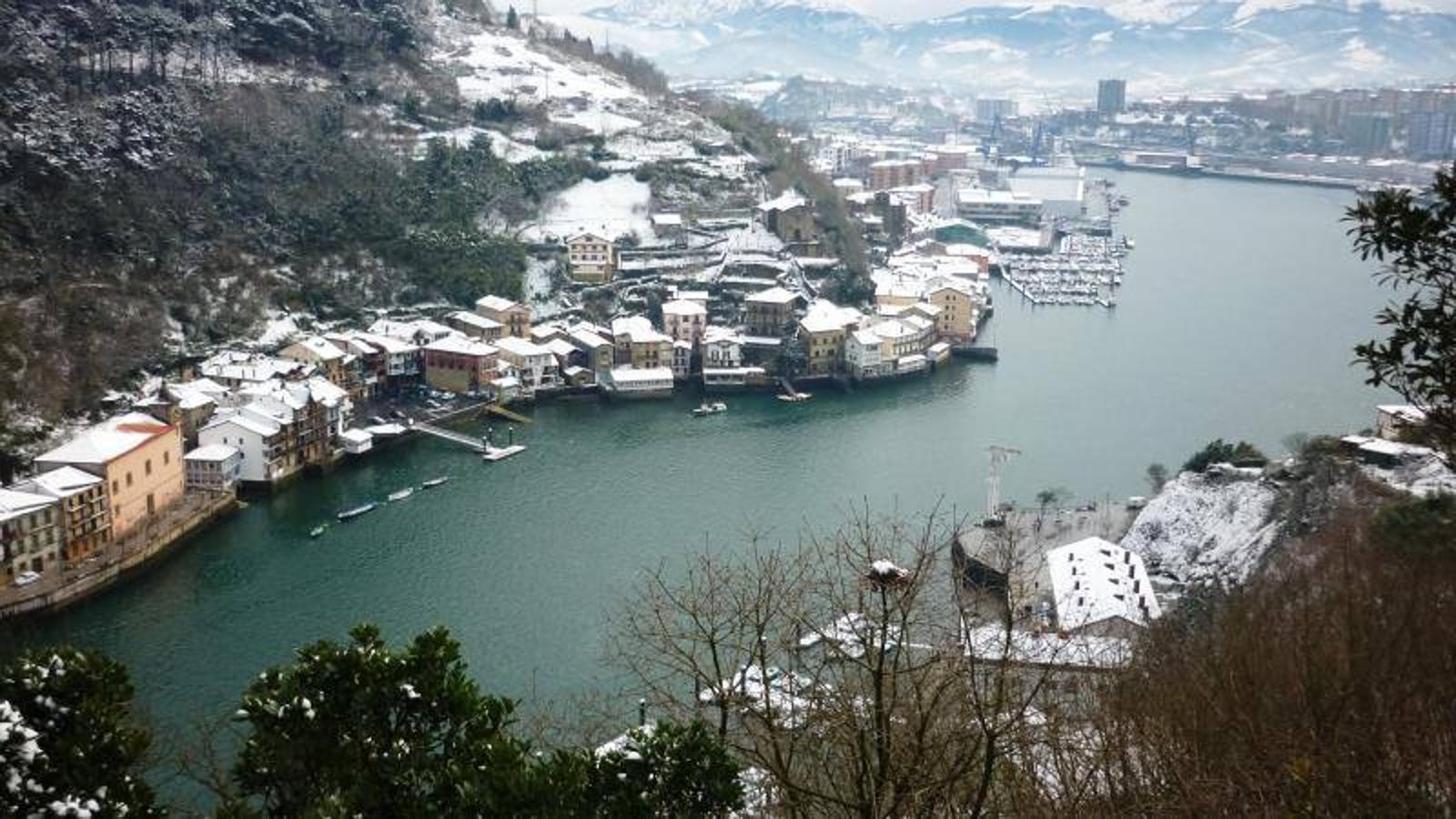 La nieve ha dejado bonitas estampas de Pasaia