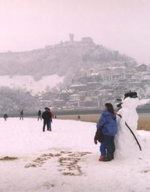 Imagen secundaria 2 - La nevada de febrero de 1996 colapsó la ciudad