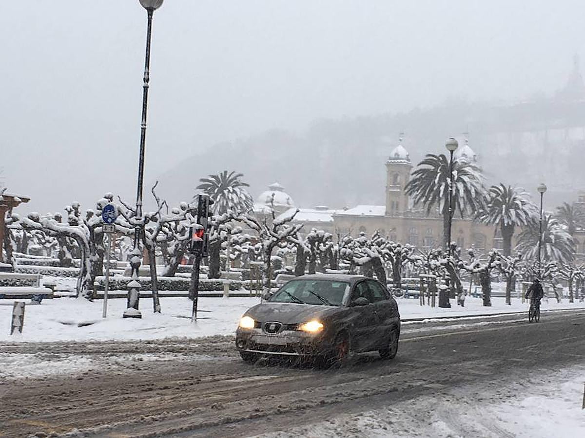 Las precipitaciones están generando severos problemas de circulación en la ciudad