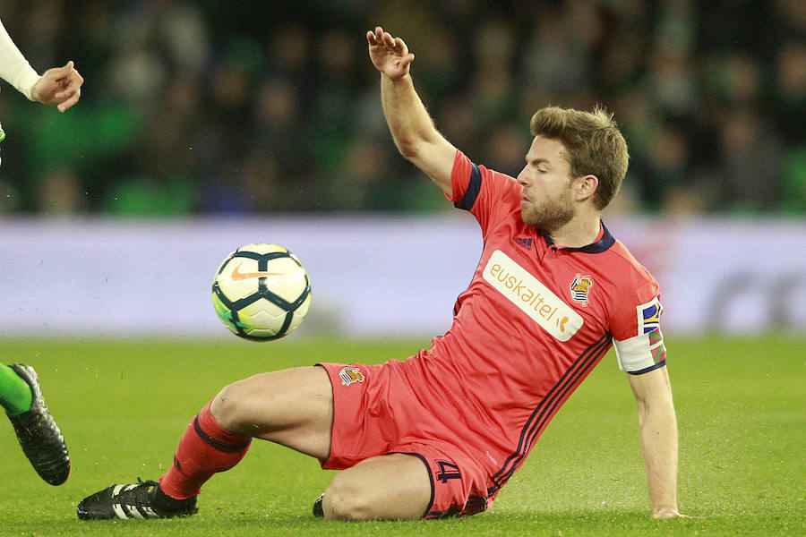 Moyá ha sido uno de los protagonistas del Betis - Real Sociedad con su debut como portero txuri-urdin