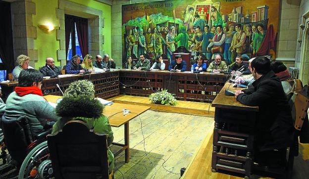 Pleno. Los partidos apoyaron la huelga feminista del próximo 8 de marzo. 