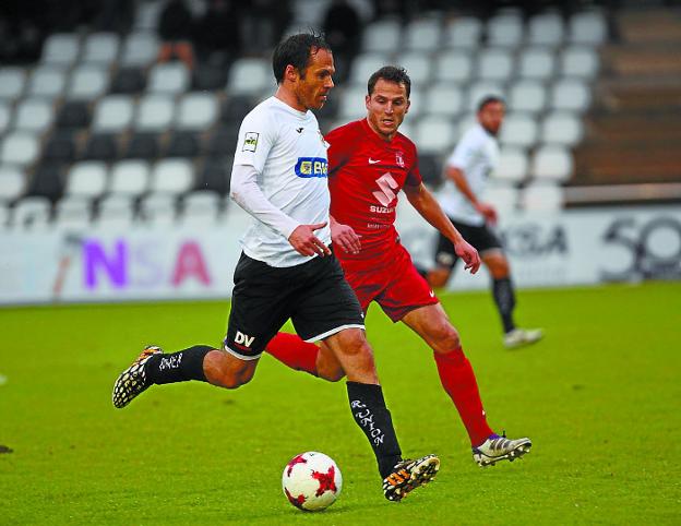 Los jugadores del conjunto irundarra caminan con paso firme hacia la tranquilidad. 