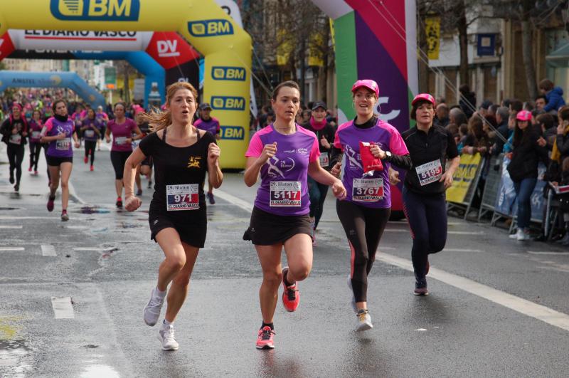 Una edición más la Lilatón resultó todo un éxito de participación con más de 6.050 inscritas de las cuales 5.240 tomaron la salida, 439 más que en 2017. Entre todas estas batalladoras mujeres se adjudicó la Txapela-Lilatón la donostiarra del Atlético SS Lorea Ayala que utilizó sus mejores armas de mediofondista para ganar la prueba en 18:07.