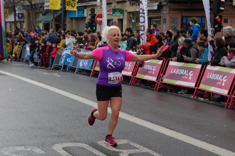 Una edición más la Lilatón resultó todo un éxito de participación con más de 6.050 inscritas de las cuales 5.240 tomaron la salida, 439 más que en 2017. Entre todas estas batalladoras mujeres se adjudicó la Txapela-Lilatón la donostiarra del Atlético SS Lorea Ayala que utilizó sus mejores armas de mediofondista para ganar la prueba en 18:07.