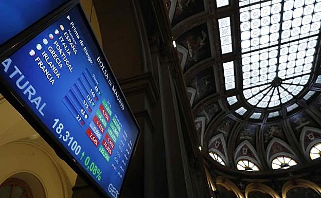 El Ibex-35 supera la incertidumbre italiana y cierra al alza