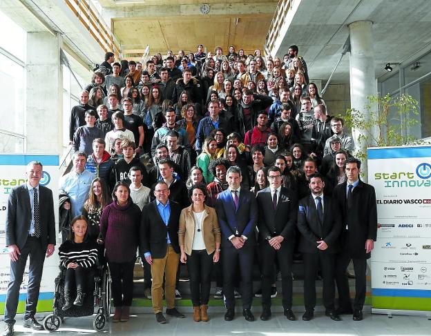Buena parte de los asistentes al evento final de la sexta edición de STARTinnova, que se celebró ayer en el campus de la UPV en Donostia.