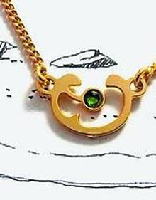 Imagen secundaria 2 - Claudio Munoa y el actual equipo de artistas de la Casa. Debajo a la izquierda, la reina María Cristina en el local de origen de la saga. A la derecha, la Donostibay. 