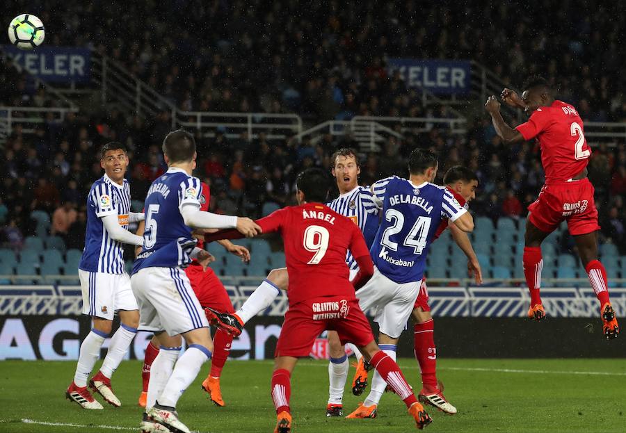 Partido bajo la lluvia en Anoeta entre la Real Sociedad y el Getafe