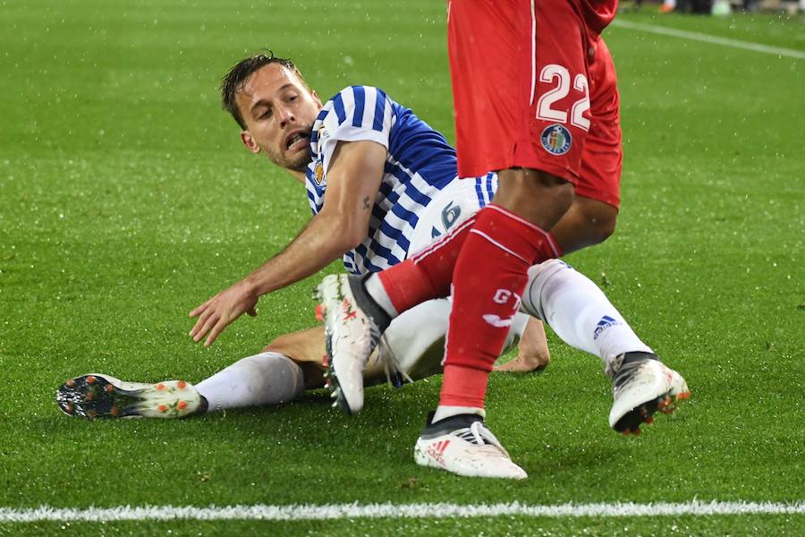 Partido bajo la lluvia en Anoeta entre la Real Sociedad y el Getafe