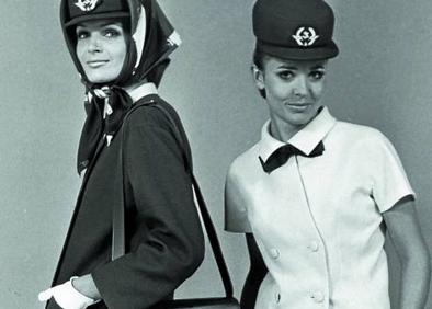 Imagen secundaria 1 - Azafatas con el uniforme de Air France y abajo, el maestro trabajando junto a una modelo.