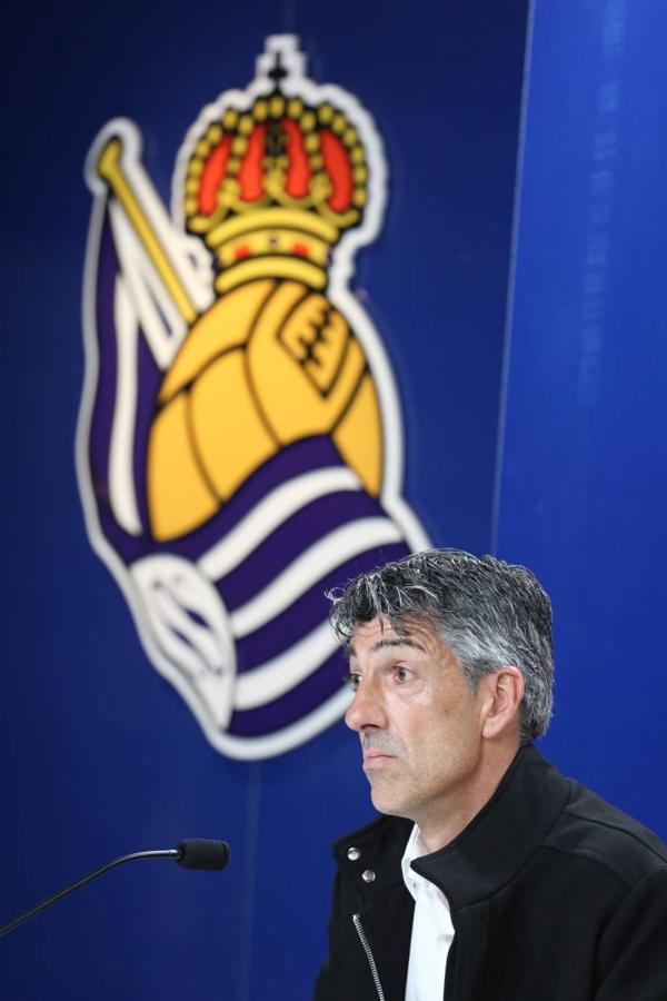 Imanol Alguacil ha sido presentado como nuevo entrenador de la Real Sociedad, sustituyendo de este modo a Eusebio Sacristán. Mikel Labaka será su segundo entrenador.