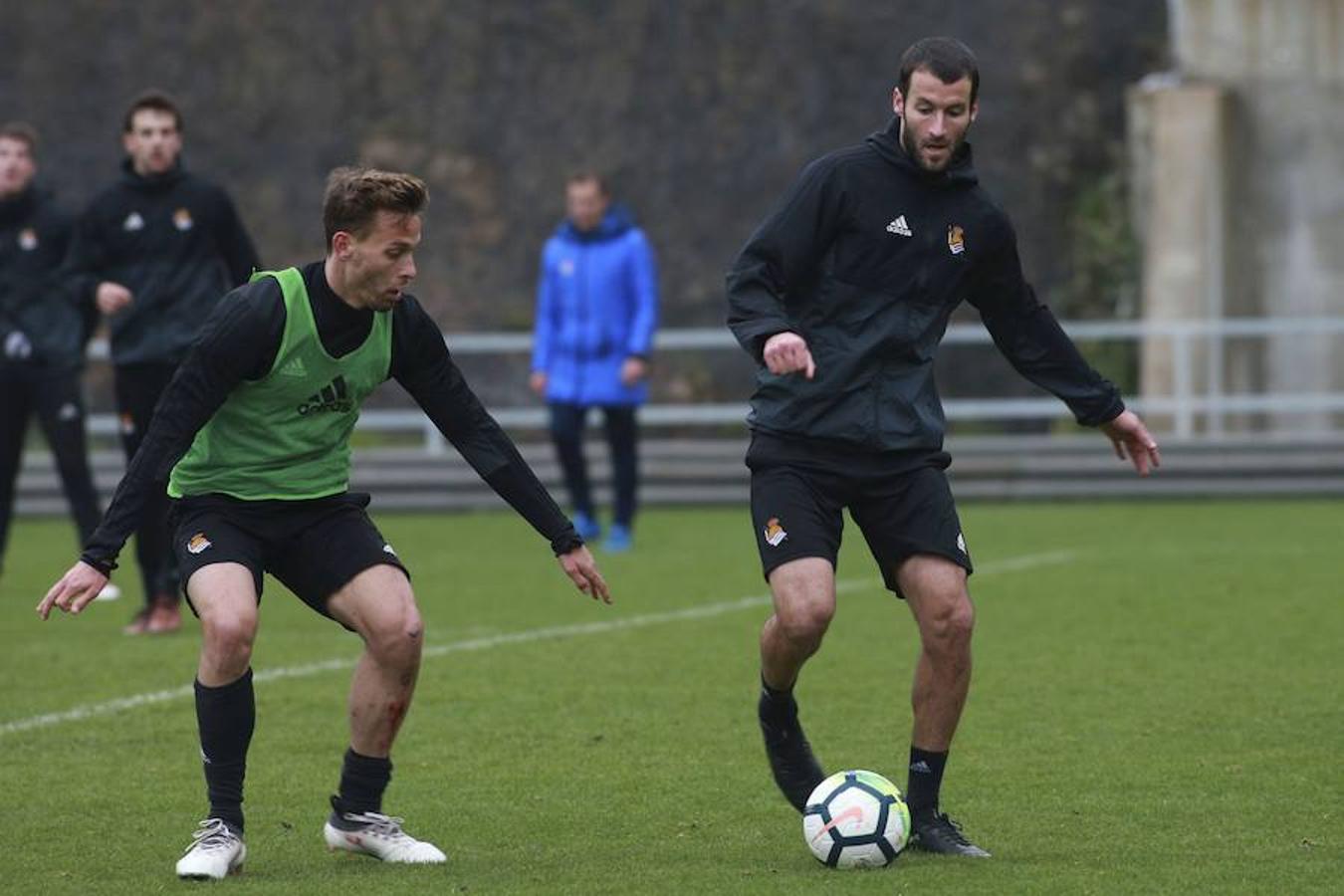 Eusebio y Loren han acudido a las instalaciones antes de la sesión para despedirse de la plantilla