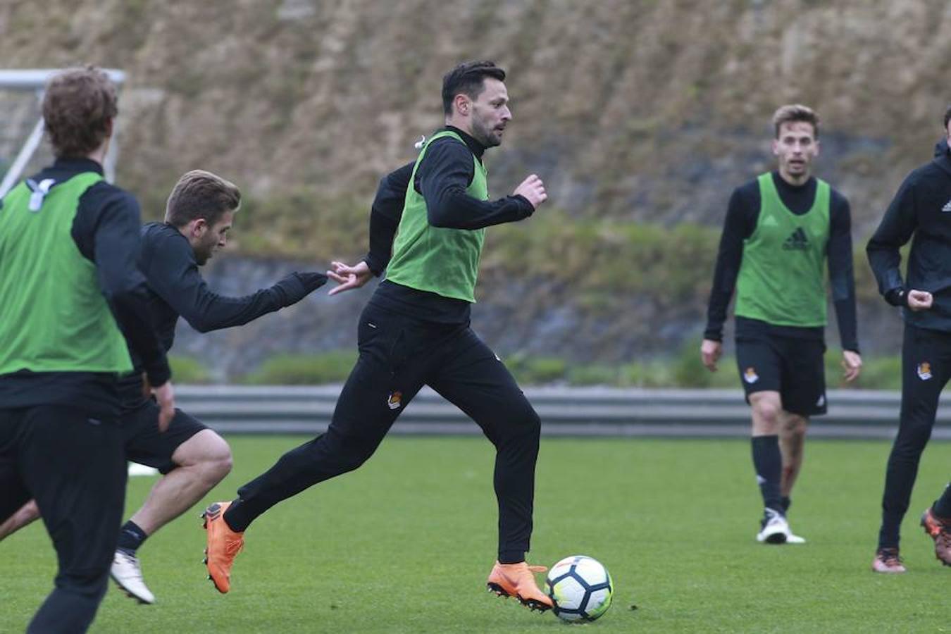 Eusebio y Loren han acudido a las instalaciones antes de la sesión para despedirse de la plantilla