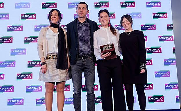 Las Batelerak y su técnico.