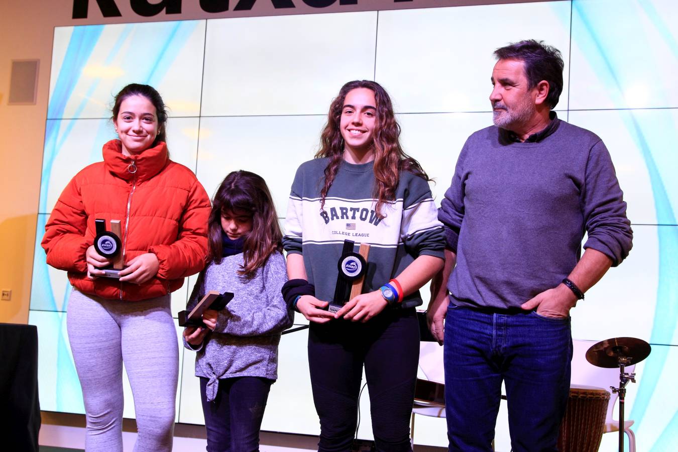La Euskal Herriko Surf Federazioa celebró su gala de premios anual en el edificio Tabakalera de San Sebastián.