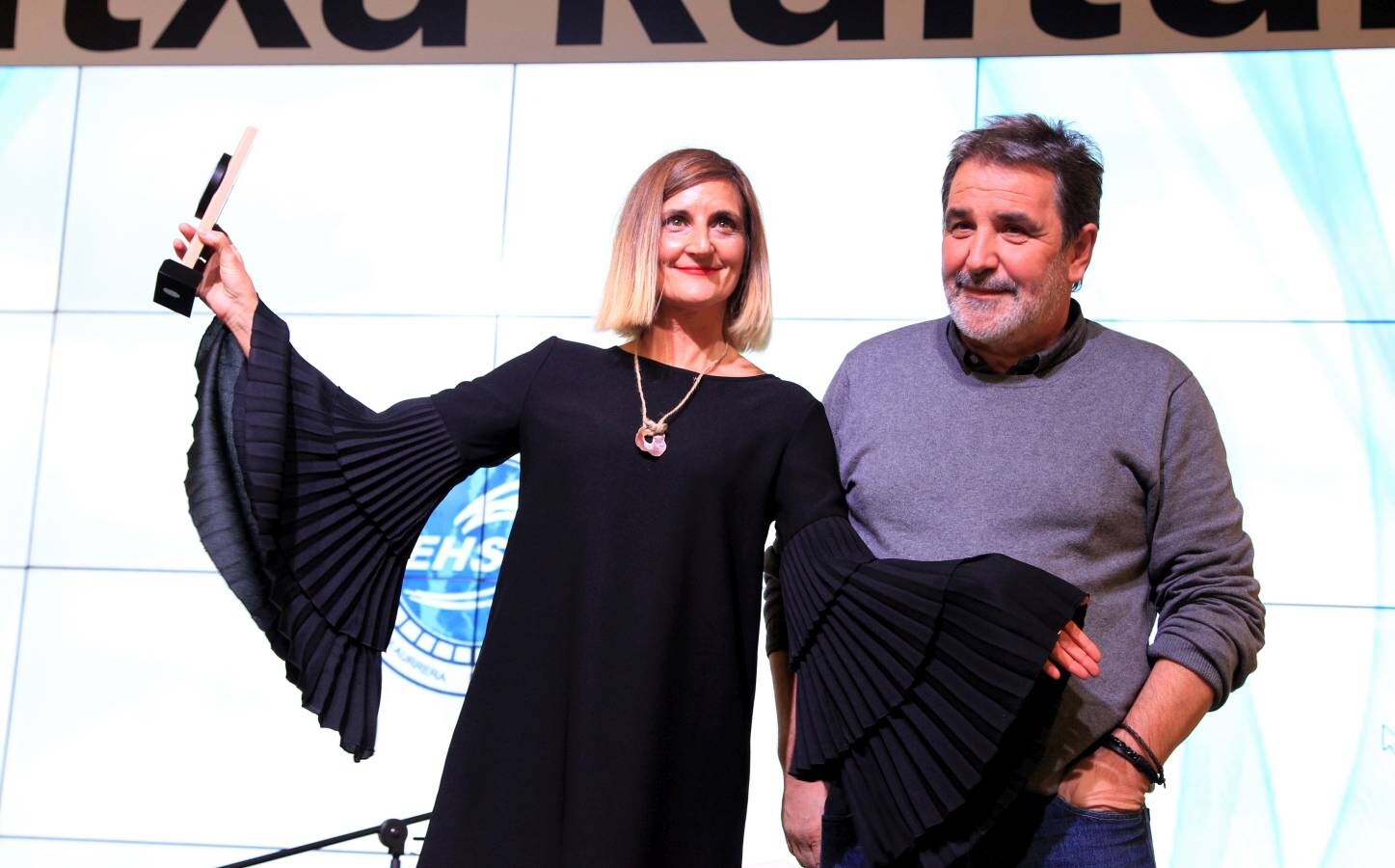 La Euskal Herriko Surf Federazioa celebró su gala de premios anual en el edificio Tabakalera de San Sebastián.