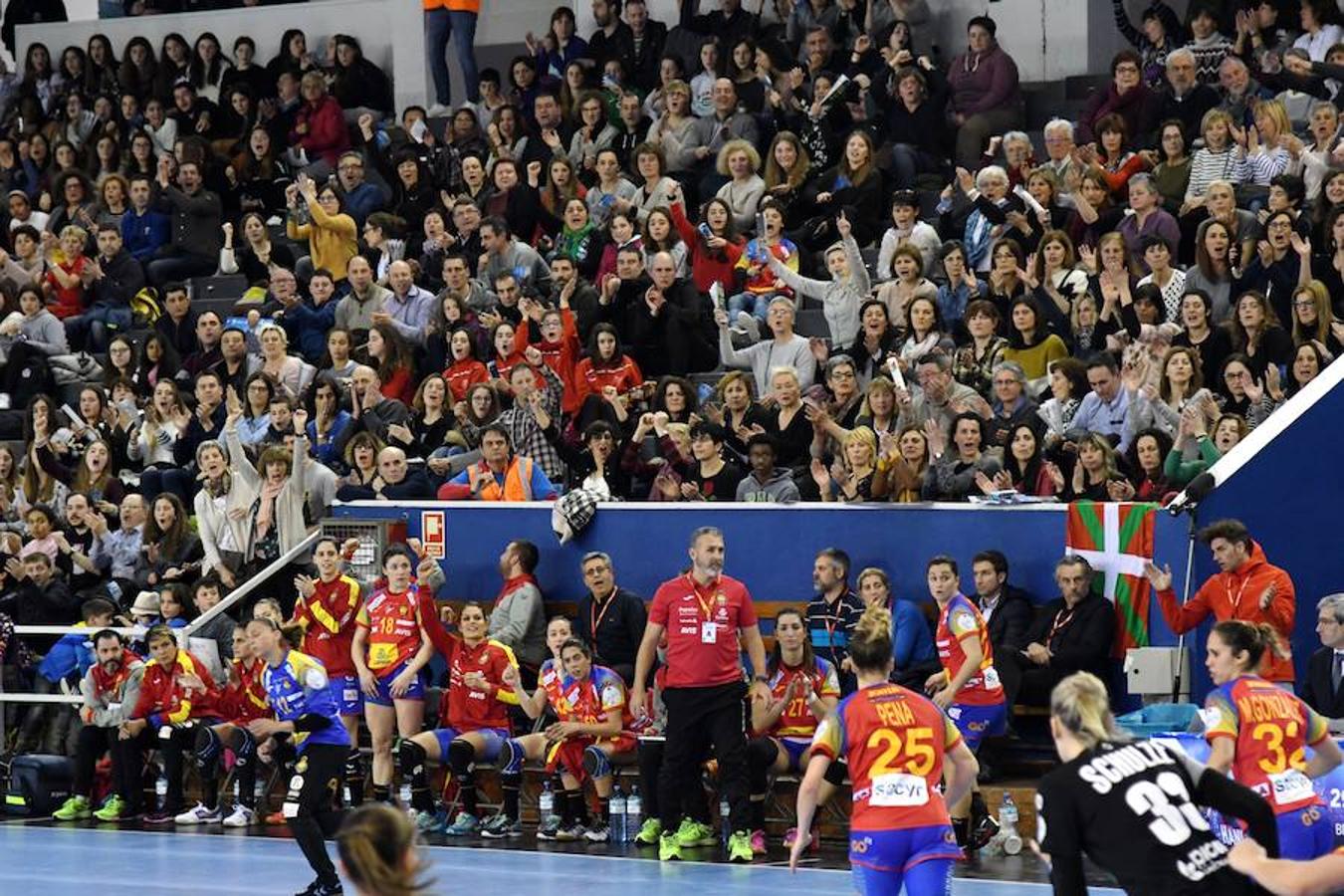 España vence por cuatro goles (27-23) al combinado germano en un Gasca abarrotado