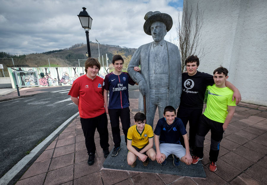 El éxito de la película lleva a Altzo más visitantes. El pueblo potencia las rutas vinculadas al Gigante, con un nuevo centro de interpretación.