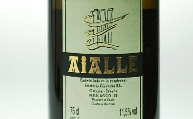 Botilaren etiketa, zirtzilu edo ailaga egile unibertsal guzien ohoretan