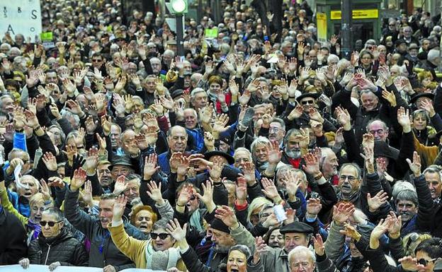 Casi 700 jubilados guipuzcoanos optan por seguir activos y renunciar al 50% de la pensión