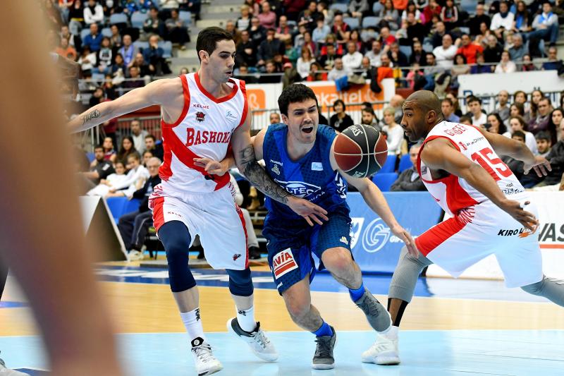 El Baskonia se lleva la victoria, 72-84. Los alaveses hacen valer su calidad para imponerse a un Gipuzkoa Basket que brilló en la primera mitad pero que tuvo que hincar la rodilla ante un rival superior.