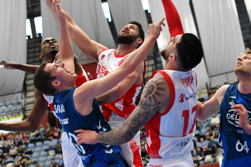 El Baskonia se lleva la victoria, 72-84. Los alaveses hacen valer su calidad para imponerse a un Gipuzkoa Basket que brilló en la primera mitad pero que tuvo que hincar la rodilla ante un rival superior.