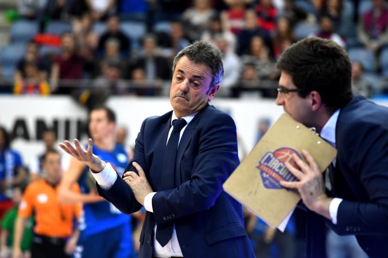 El Baskonia se lleva la victoria, 72-84. Los alaveses hacen valer su calidad para imponerse a un Gipuzkoa Basket que brilló en la primera mitad pero que tuvo que hincar la rodilla ante un rival superior.
