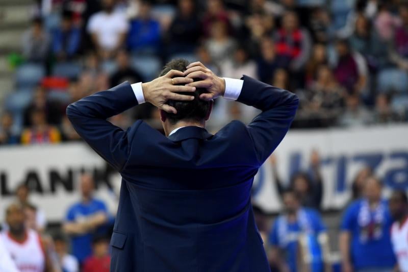El Baskonia se lleva la victoria, 72-84. Los alaveses hacen valer su calidad para imponerse a un Gipuzkoa Basket que brilló en la primera mitad pero que tuvo que hincar la rodilla ante un rival superior.