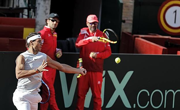 Rafa Nadal, durante un entrenamiento en Valencia. 