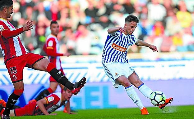 Januzaj se dispone a centrar con su zurda. 