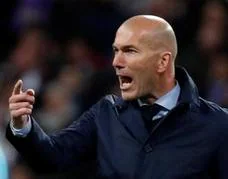 Zinedine Zidane, durante el choque contra la Juventus en el Bernabéu. 