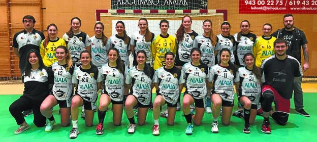 Las juveniles.Disputarán la fase sector del campeonato estatal en Zarautz, arropadas por su público. 