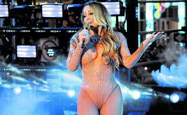 La cantante, durante su polémica actuación en la Nochevieja de 2016 en Times Square. 