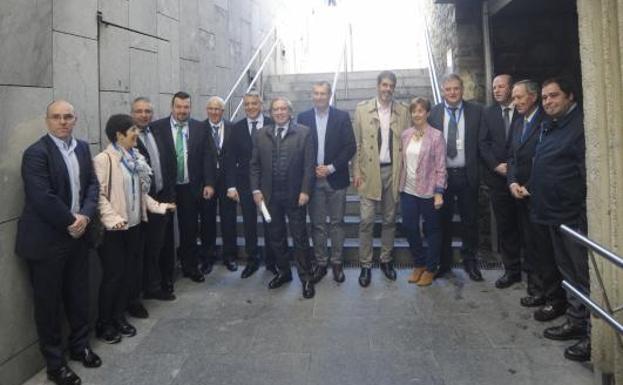 Asistentes a la celebración del centenario de la Cofradía de Pescadores de Gipuzkoa. 