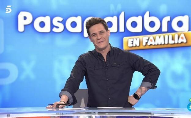 «Y ahora cómo sigo...»: la sorpresa que ha emocionado a Christian Gálvez en 'Pasapalabra en Familia'