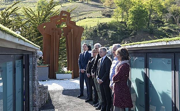Inhumada en el Columbario de la Dignidad de Elgoiba Miguel Vargas, la primera persona que desaparecio en la Guerra y ha sido identificada por el programa de ADN